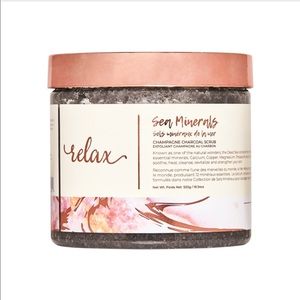 Manna Kadar Champagne Charcoal Body Scrub